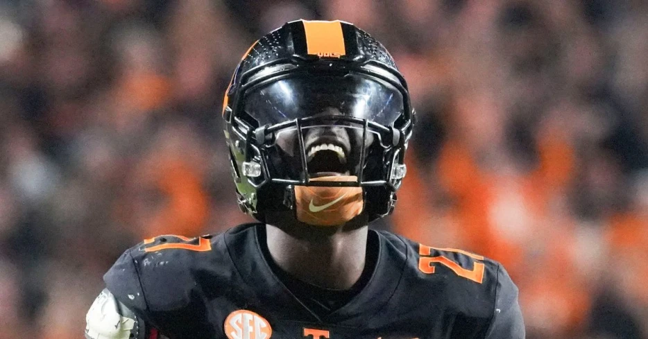 Falcons sign James Pearce Jr. to join Jalon Walker, now have 2025 draft class under contract