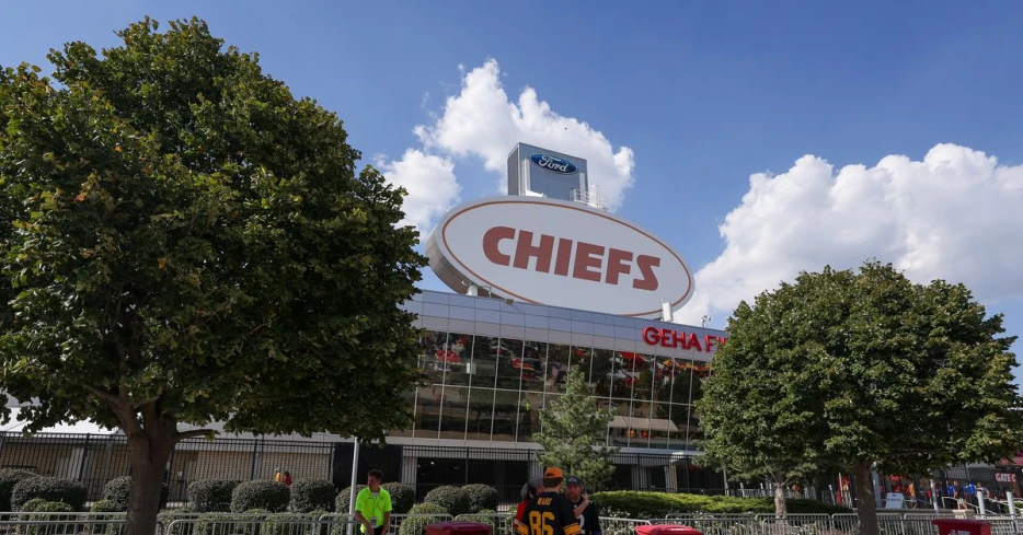 Monday Musings: Who would you like to see the Chiefs play in their home opener?