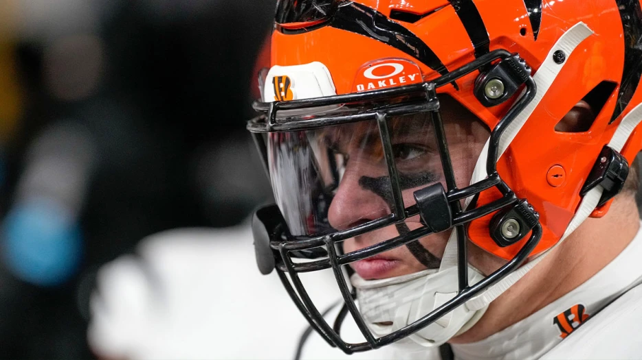 Adam Schefter breaks down personal feud between Trey Hendrickson, Bengals