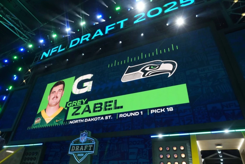 Seahawks Sign Eight Draft Picks