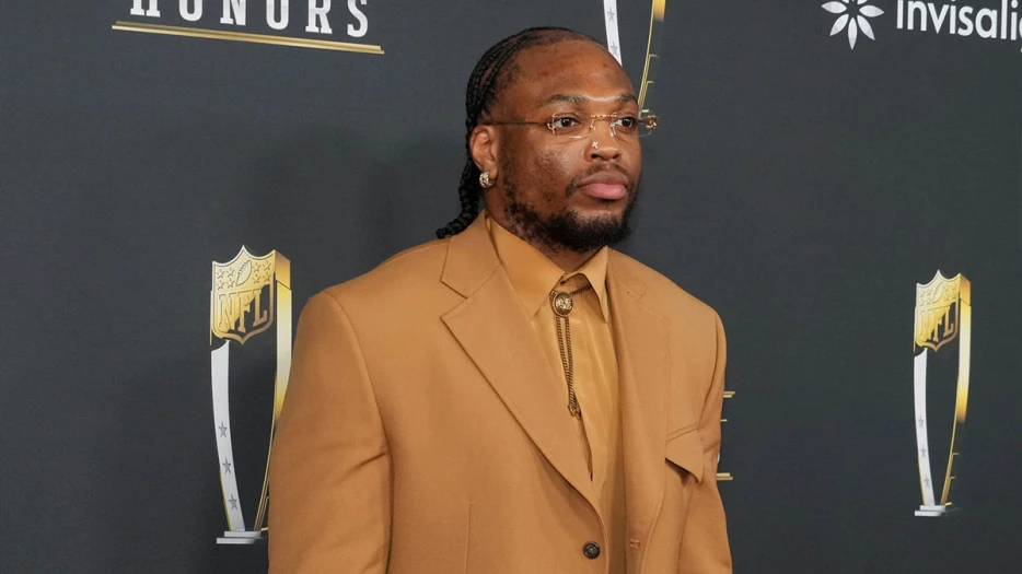 Derrick Henry, Ravens agree to historic $30 million contract extension