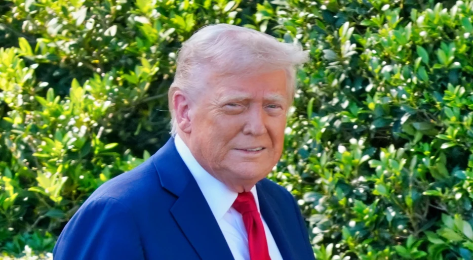 NFL Legend Reveals How He Pulled Off Controversial Donald Trump Stunt
