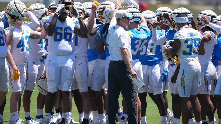 Chargers drop insane Minecraft schedule announcement