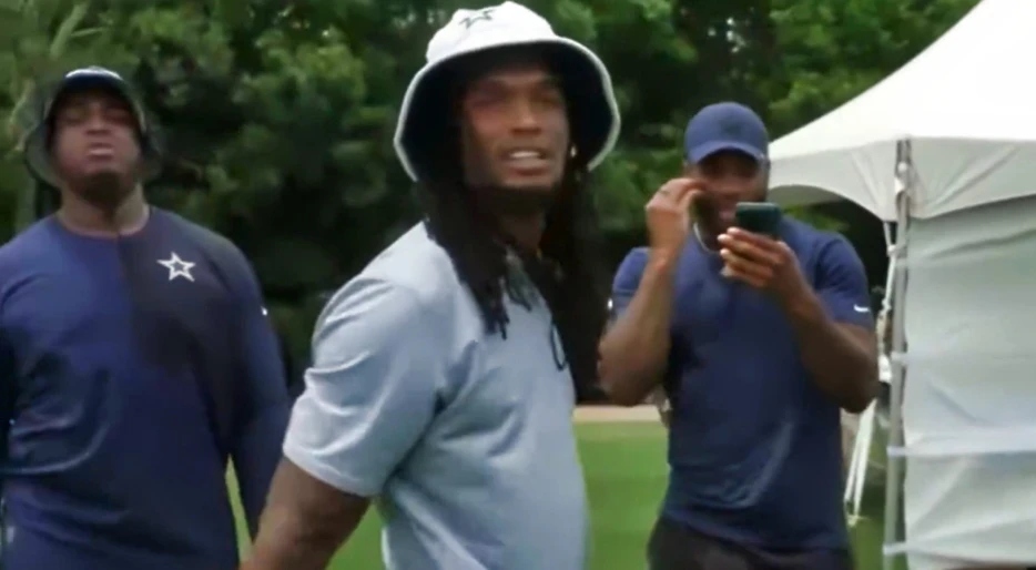 Cowboys Players Are Getting Blasted After Cameras Caught Them Trash-Talking Eagles Superstar Who Locked Down CeeDee Lamb Last Season