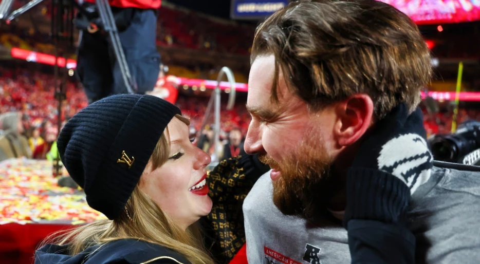 Travis Kelce &amp; Taylor Swift Receive Exciting News Amid Relationship Rumors