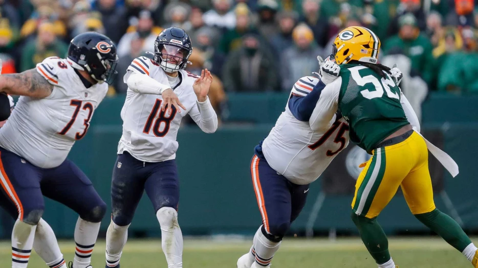 Bears’ Caleb Williams shows love to Chicago area high school