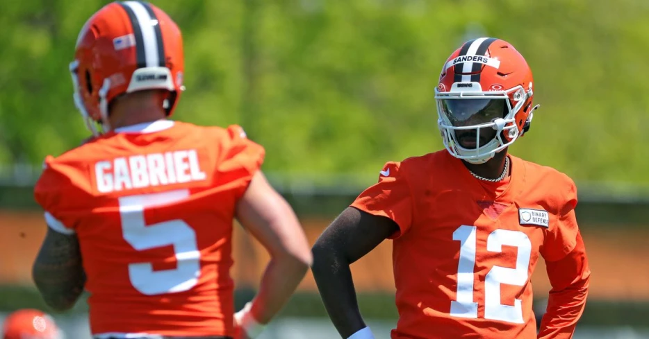 Saturday Dawg Chow (5/17): Rookie QB battles, roster moves, contract signings, and more!