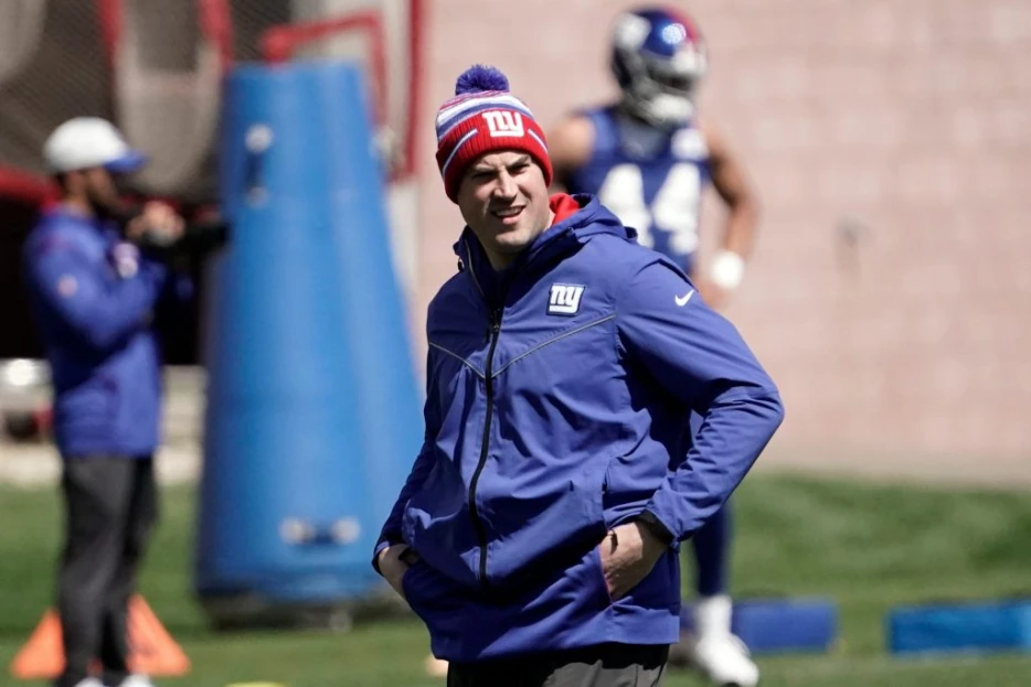 NFC East Rumors: Giants, Overshown, VanSumeren, Strahan
