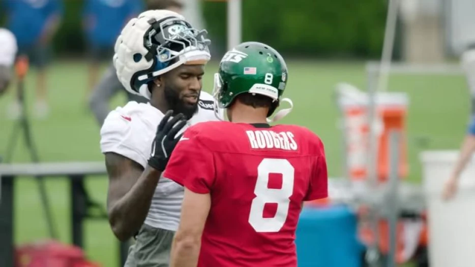 Florio Predicts Aaron Rodgers Signs With Steelers Ahead Of Voluntary OTAs