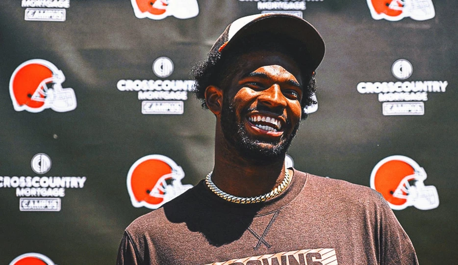 6 NFL teams whose win totals changed drastically from last season