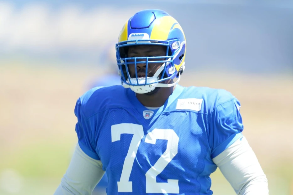 Chiefs Sign G Tremayne Anchrum