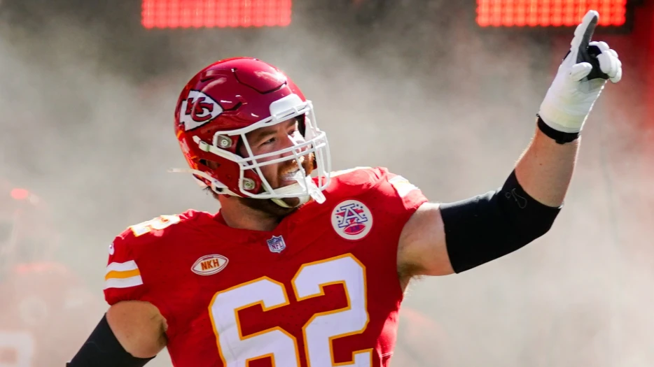Ex-Patriots Star Makes History With Wild New Contract