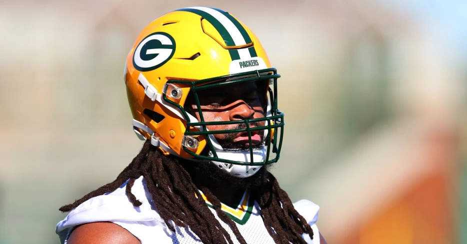 Steelers waive offensive lineman