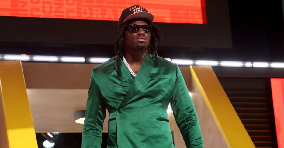 Tuesday Discussion: Who do you blame for the Shemar Stewart holdout?