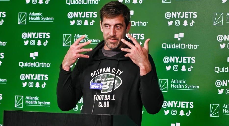Aaron Rodgers Dropped A Giant Truth Bomb On Transgender Athletes During Intense Conversation With Joe Rogan