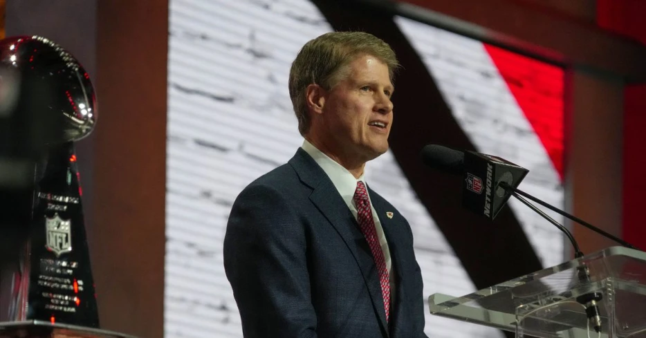 Clark Hunt issues statement on passing of Colts owner Jim Irsay
