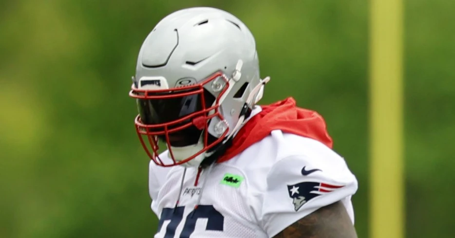 Morgan Moses embracing role as mentor to Will Campbell, Patriots’ young linemen