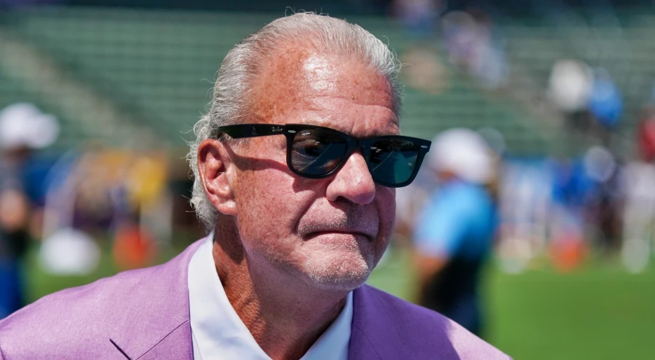 NFL World Reacts In Shock To The Tragic Passing Of Longtime Indianapolis Colts Owner Jim Irsay
