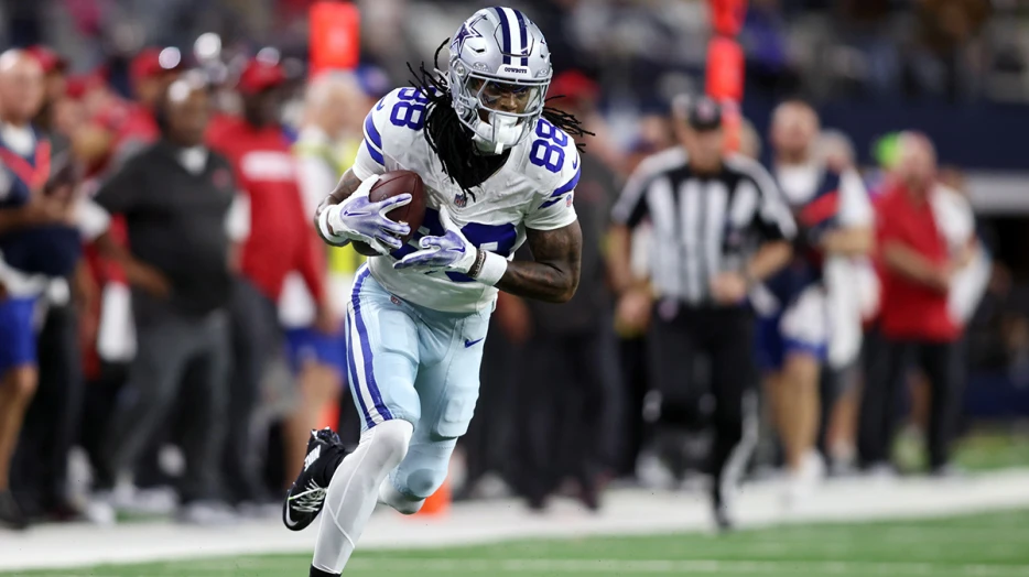 Cowboys’ CeeDee Lamb very happy to have 2 working arms again