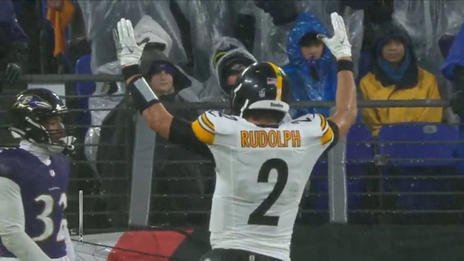 Former NFL DL Thinks Aaron Rodgers Will Retire, Predicts Mason Rudolph Will Be Steelers’ Starting QB