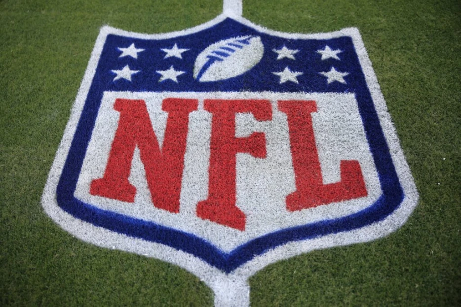 NFL Contract Notes: OL Award, Olympics, Rookie Bonuses, Collusion