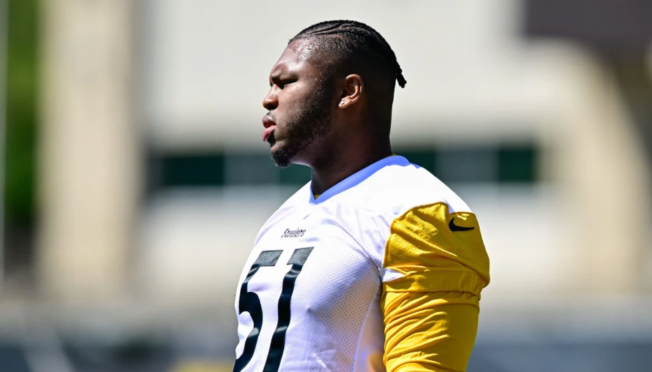 Steelers Tryout Offensive Lineman Signs in CFL
