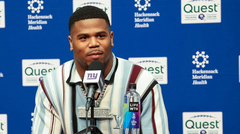 Giants’ Abdul Carter sends support to Knicks after 0-2 ECF start