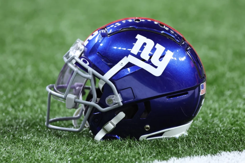 NFL analyst believes New York Giants should trade a quarterback now