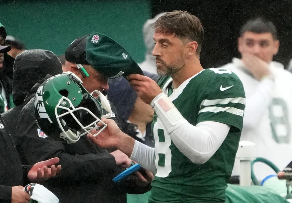NFL Teams Still Believe Aaron Rodgers Could Be Waiting On Vikings