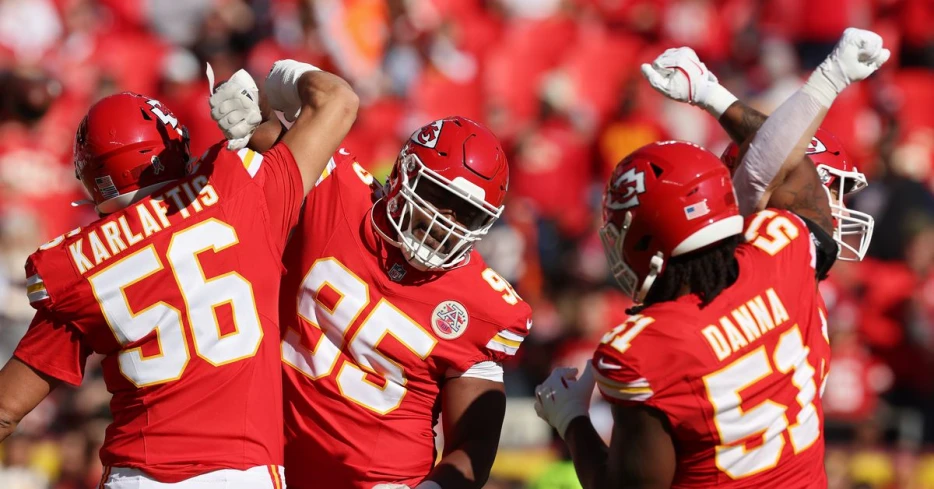 Predicting overs and unders for the 2025 Chiefs’ defense