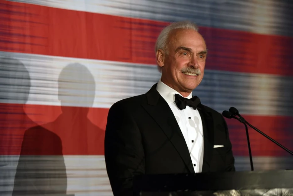 Rocky Bleier Delivers Keynote Address at Cemetery of the Alleghenies Memorial Day Event