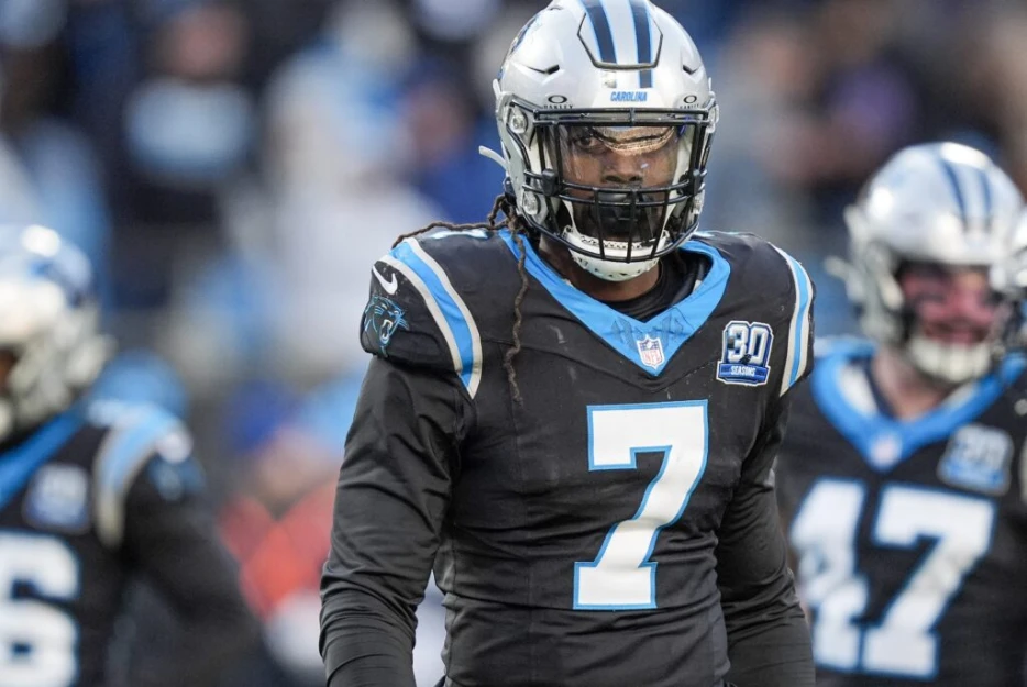 Panthers Aimed To Avoid Jadeveon Clowney Blocking Younger OLBs’ Paths