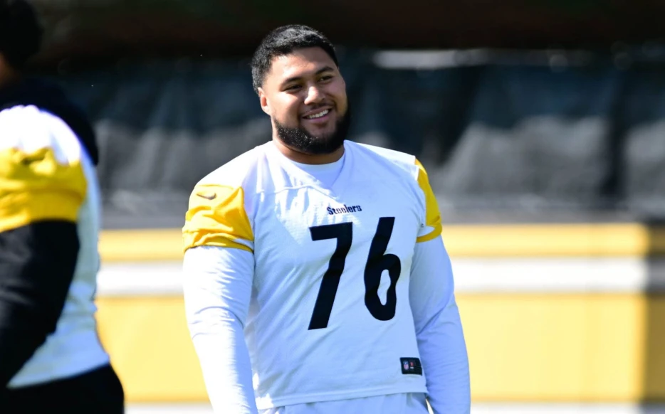 Steelers OT Troy Fautanu Knows Pressure Is On After Freak Knee Injury Ruined Rookie Year