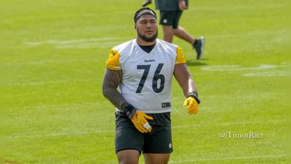 Watch: Healthy Troy Fautanu Returns To Field, Broderick Jones Flips To Left Tackle