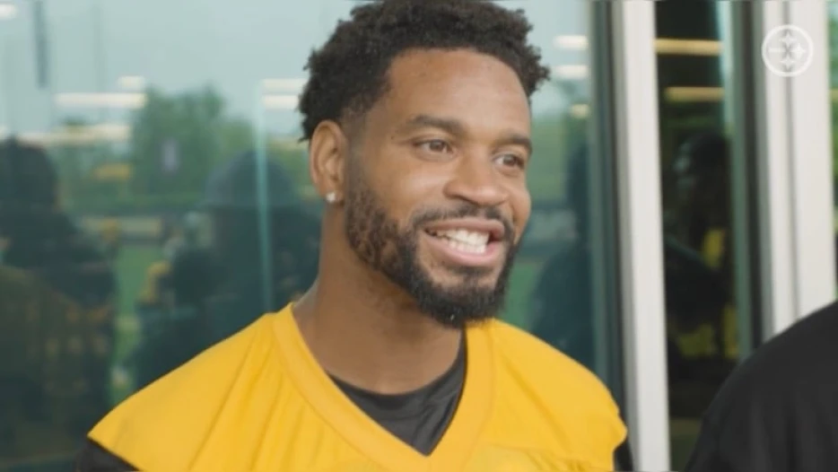 Darius Slay Feels ‘Blessed’ To Be In Position With Steelers To ‘Teach Younger Guys’