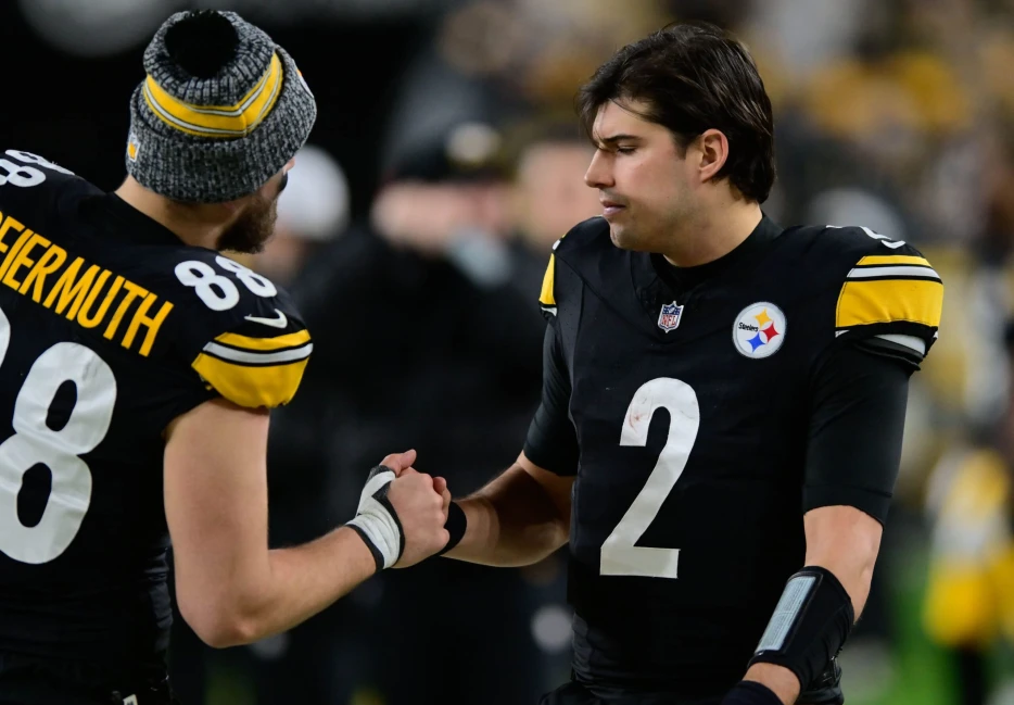 Pat Freiermuth Sounds Off On Steelers QB1: ‘I Love Mason’