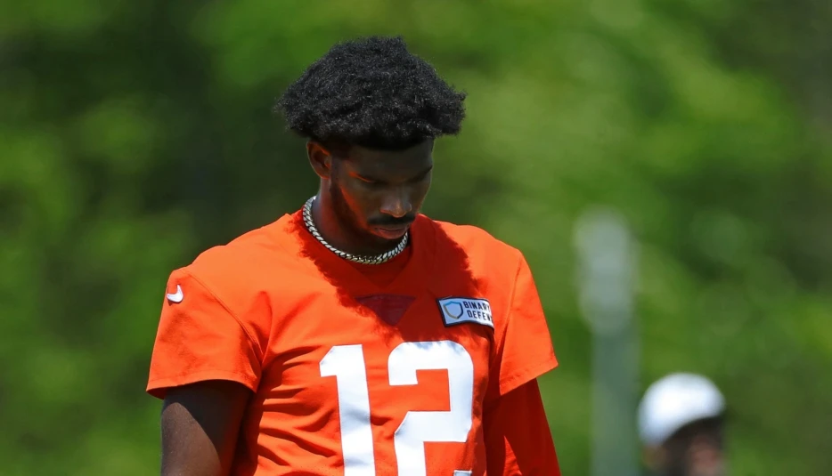Shedeur Sanders Responds to Report That He Purchased a $500,000 Rolls Royce