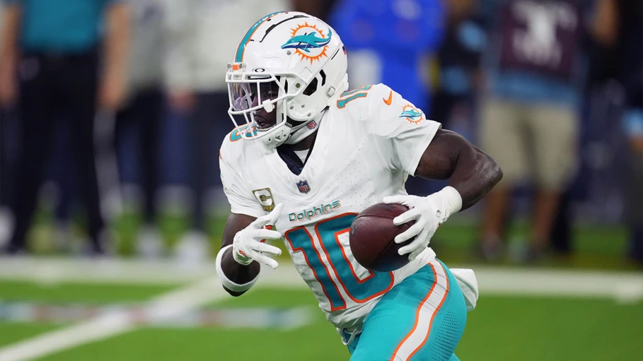Tyreek Hill’s strong message to Dolphins teammates after trade drama