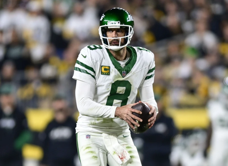 Analyst Rips Aaron Rodgers Amid Steelers OTAs Absence