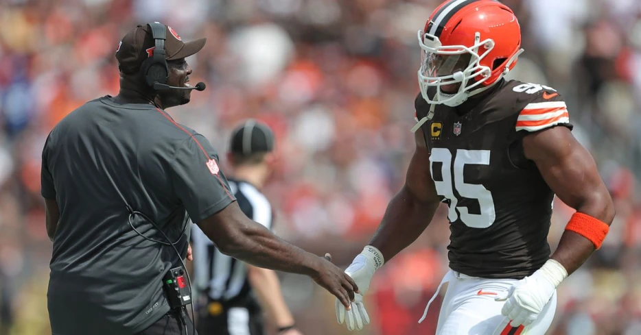 Browns veteran defends Myles Garrett on social media