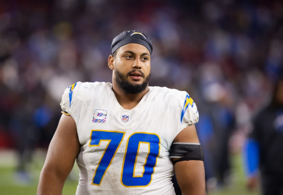 Chargers’ Rashawn Slater Absent From OTAs