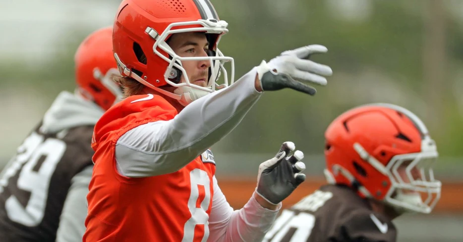Daily Dawg Chow 5/29: Browns news, OTA’s continue, how do all the QB’s look so far?  More
