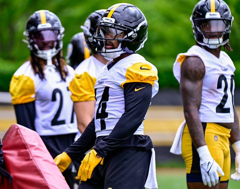 Kenneth Gainwell Sets High Expectations for Steelers New-Look RB Room: ‘It’s Gonna Be a Great Show’