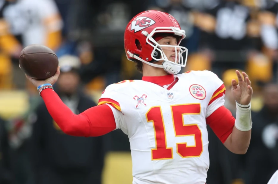 ‘Leave that to the younger guys’: Chiefs QB Patrick Mahomes addresses speculation about suiting up for Team USA in Olympic flag football