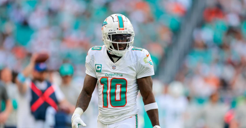 Miami Dolphins WR Tyreek Hill Meets With The Media; Has Eyes Set on 2K Yards – Again 