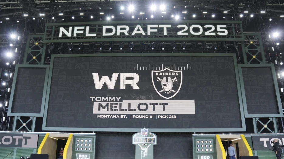 Raiders see sixth-rounder Tommy Mellott as &quot;unique guy,&quot; won't &quot;pigeonhole&quot; his role