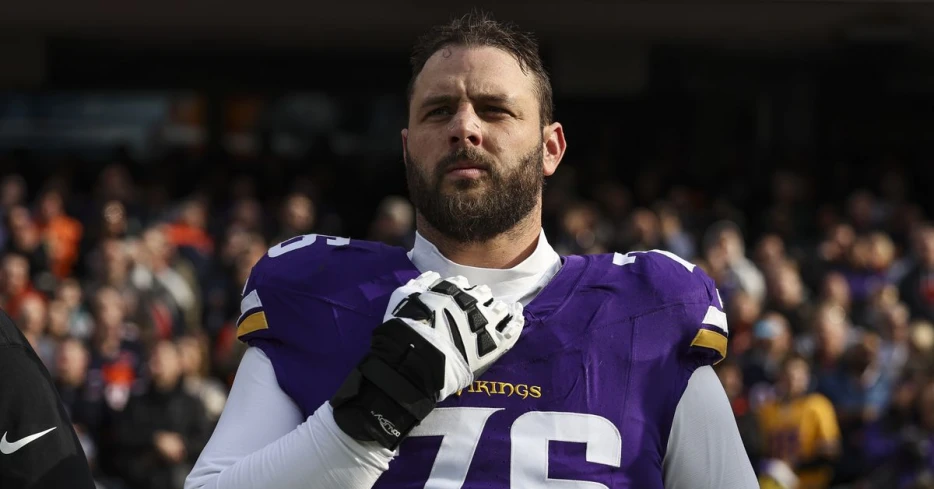 Rams add veteran depth along offensive line