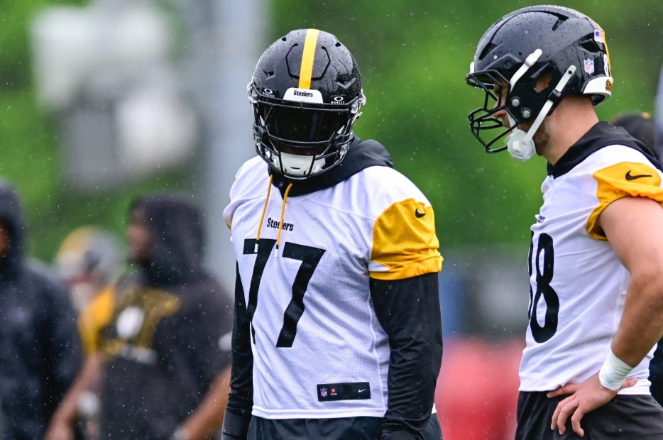 Saunders: Switch to Left Tackle Won’t Be Magic Fix for Broderick Jones