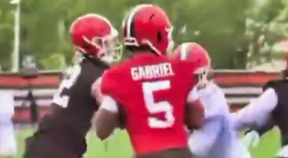 Social Media Is Roasting Browns QB Dillon Gabriel After His Terrible Pass To Absolutely Nobody Was Caught On Camera