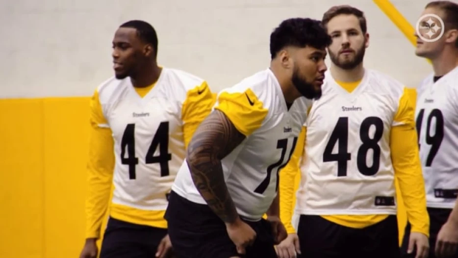 Troy Fautanu Already ‘Looking Amazing’, Broderick Jones Says